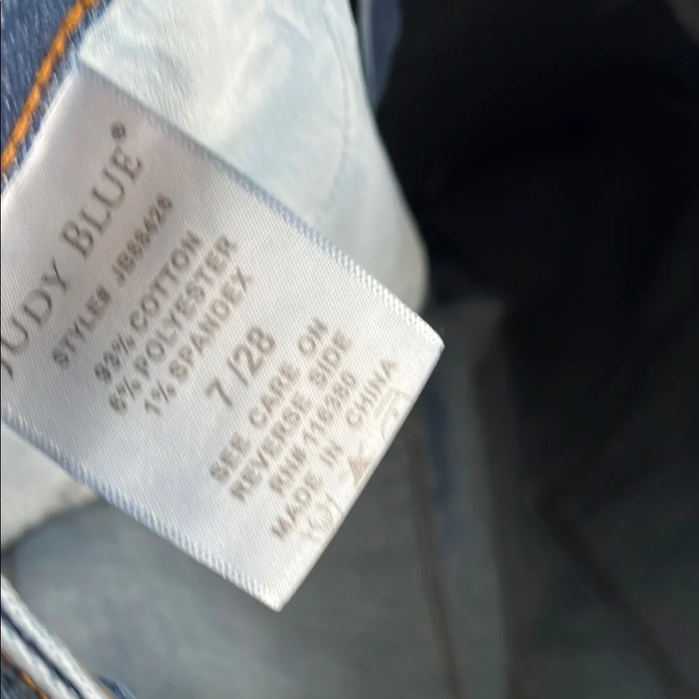 Judy Blue jeans 👖 size 28 control top skinny  Light Blue Distressed - Picture 11 of 11